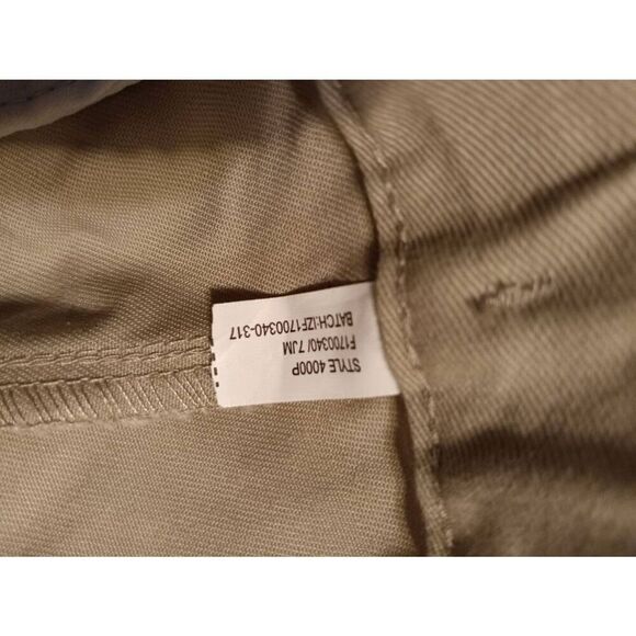 Izod brand Flat Front Shorts with Adjustable Waist -  Size: 6R (0722) - Picture 3 of 6